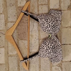 Women's Victoria's Secret Cheetah Print Bra. Lightly Lined. Size 36 B